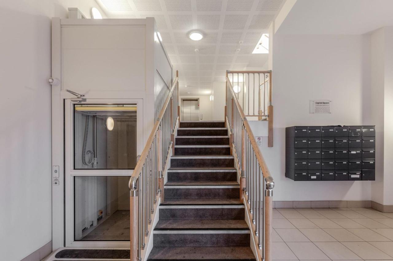 Roomspace Serviced Apartments - Capitol Square Epsom Dış mekan fotoğraf